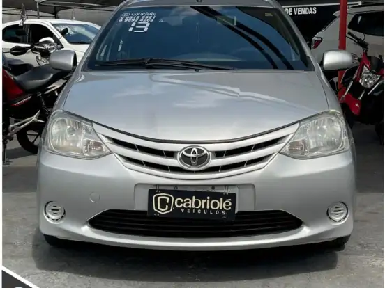 TOYOTA-ETIOS-1.3 XS 16V FLEX 4P MANUAL TOYOTA-ETIOS-2013