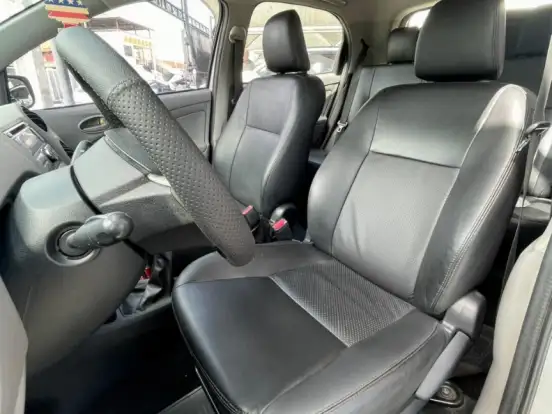 TOYOTA-ETIOS-1.3 XS 16V FLEX 4P MANUAL TOYOTA-ETIOS-2013