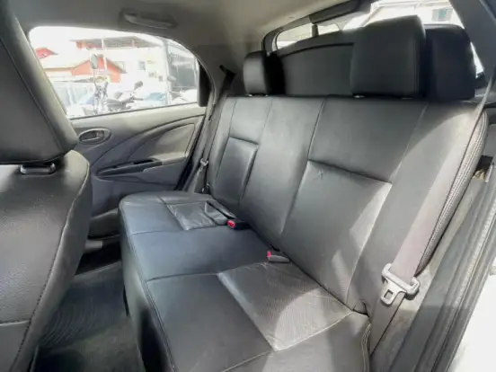 TOYOTA-ETIOS-1.3 XS 16V FLEX 4P MANUAL TOYOTA-ETIOS-2013