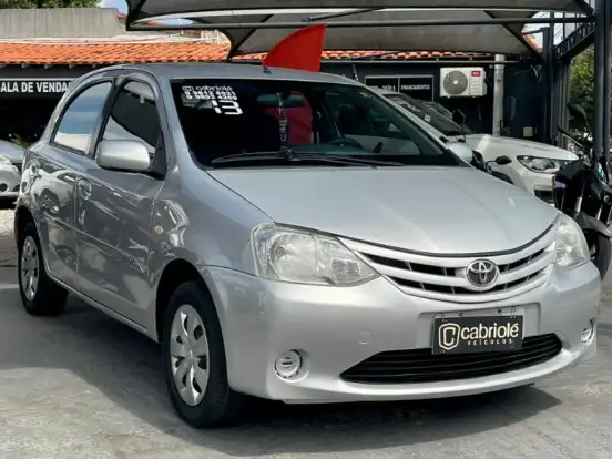 TOYOTA-ETIOS-1.3 XS 16V FLEX 4P MANUAL TOYOTA-ETIOS-2013