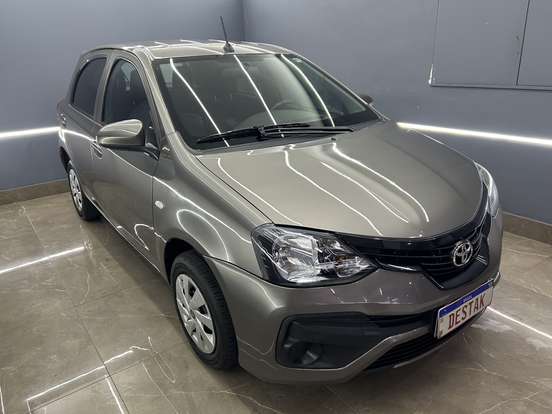 TOYOTA-ETIOS-2019