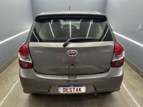 TOYOTA-ETIOS-2019