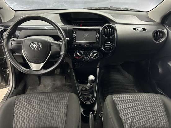 TOYOTA-ETIOS-2019