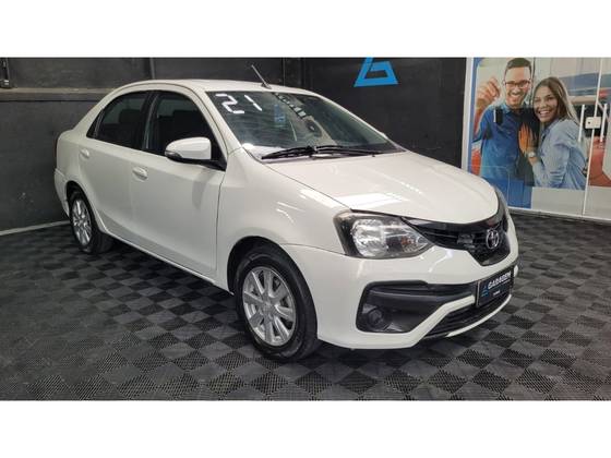 TOYOTA ETIOS 1.5 X PLUS SEDAN 16V FLEX 4P AUTOMÁTICO