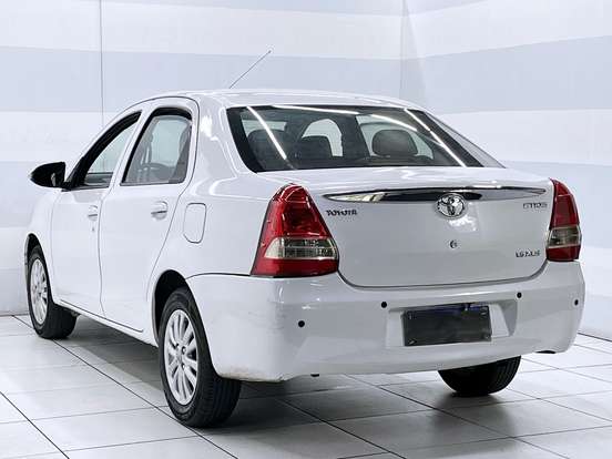 TOYOTA-ETIOS-2014