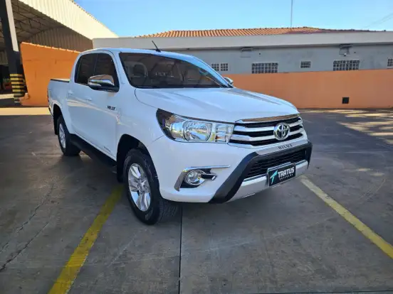TOYOTA-HILUX-2.7 SRV 4X2 CD 16V FLEX 4P AUTOMÁTICO TOYOTA-HILUX-2017