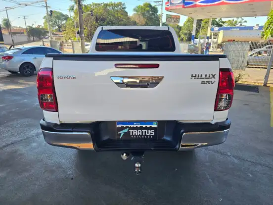 TOYOTA-HILUX-2017