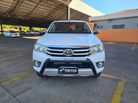TOYOTA-HILUX-2017