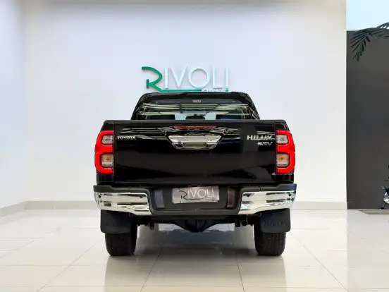 TOYOTA-HILUX-2025