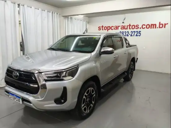 TOYOTA-HILUX-2.8 D-4D TURBO DIESEL CD SRX 4X4 AUTOMÁTICO TOYOTA-HILUX-2022
