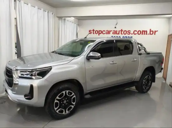 TOYOTA-HILUX-2.8 D-4D TURBO DIESEL CD SRX 4X4 AUTOMÁTICO TOYOTA-HILUX-2022