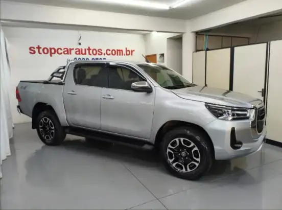 TOYOTA-HILUX-2022