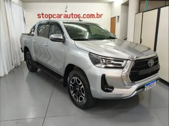 TOYOTA-HILUX-2.8 D-4D TURBO DIESEL CD SRX 4X4 AUTOMÁTICO TOYOTA-HILUX-2022
