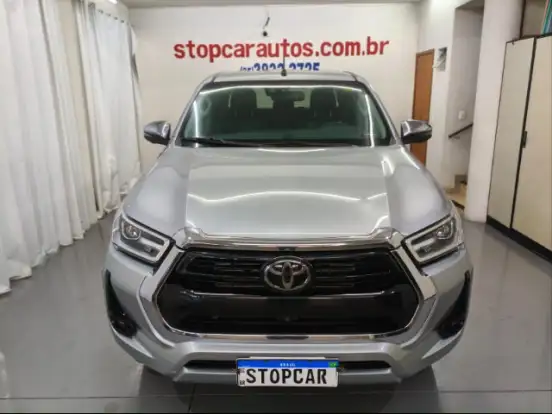 TOYOTA-HILUX-2.8 D-4D TURBO DIESEL CD SRX 4X4 AUTOMÁTICO TOYOTA-HILUX-2022