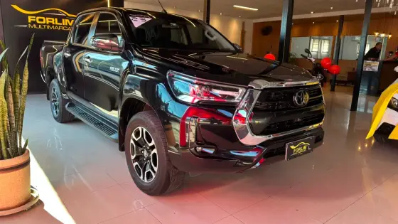 TOYOTA HILUX 2.8 D-4D TURBO DIESEL CD SRX 4X4 AUTOMÁTICO