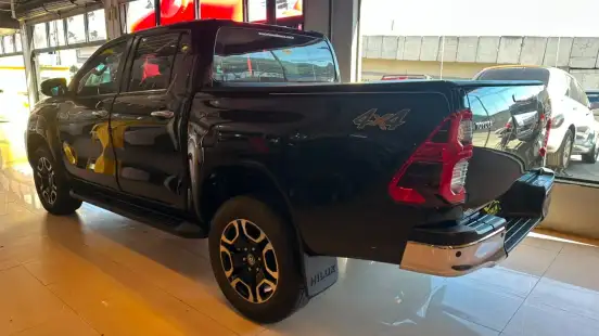 TOYOTA-HILUX-2022