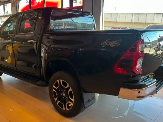 TOYOTA-HILUX-2.8 D-4D TURBO DIESEL CD SRX 4X4 AUTOMÁTICO TOYOTA-HILUX-2022
