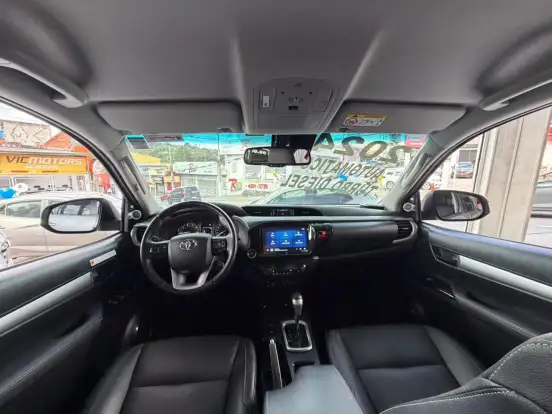 TOYOTA-HILUX-2024