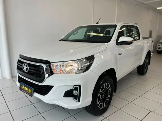 TOYOTA HILUX 2.8 SR 4X4 CD 16V DIESEL 4P AUTOMÁTICO
