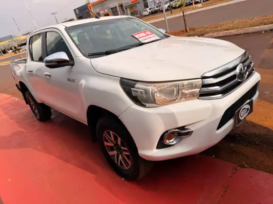 TOYOTA HILUX 2.8 SRV 4X4 CD 16V DIESEL 4P AUTOMÁTICO