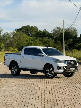 TOYOTA HILUX 2.8 SRX 4X4 CD 16V DIESEL 4P AUTOMÁTICO