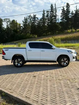 TOYOTA-HILUX-2.8 SRX 4X4 CD 16V DIESEL 4P AUTOMÁTICO TOYOTA-HILUX-2018