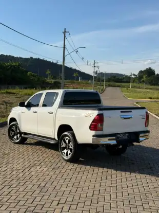 TOYOTA-HILUX-2018