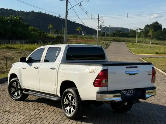 TOYOTA-HILUX-2.8 SRX 4X4 CD 16V DIESEL 4P AUTOMÁTICO TOYOTA-HILUX-2018
