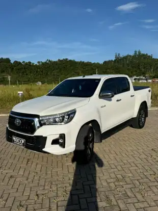 TOYOTA-HILUX-2018