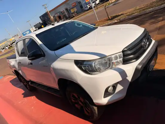 TOYOTA-HILUX-2017