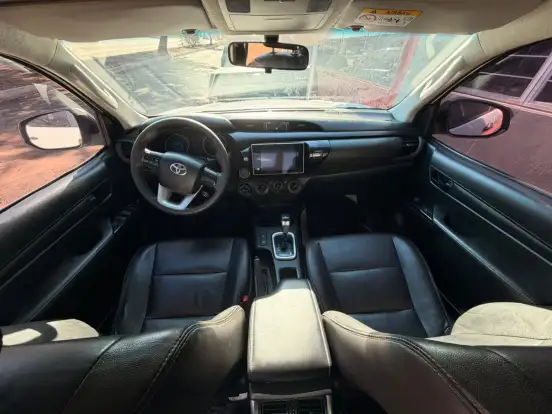 TOYOTA-HILUX-2017