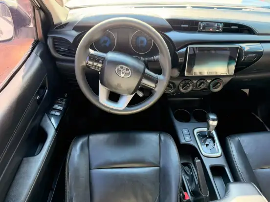 TOYOTA-HILUX-2017