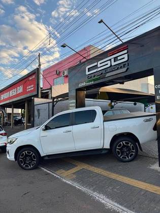 TOYOTA HILUX 2.7 SR 4X2 CD 16V FLEX 4P AUTOMÁTICO