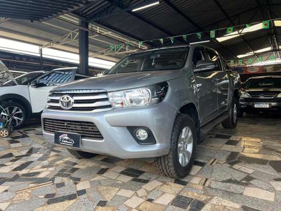 TOYOTA-HILUX-2017