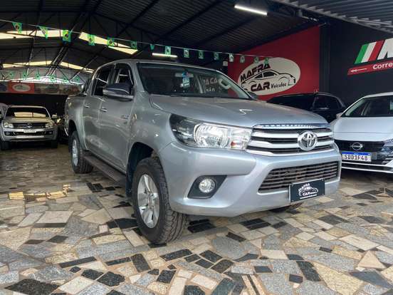 TOYOTA-HILUX-2017