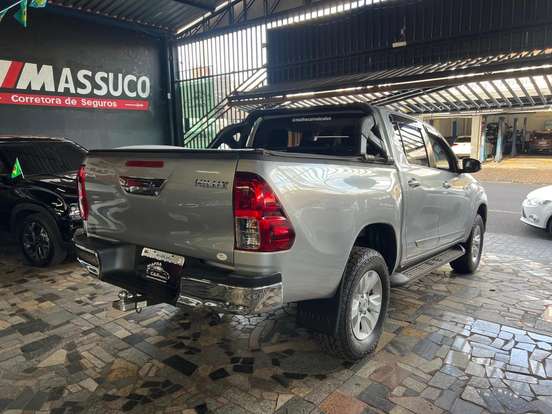 TOYOTA-HILUX-2017