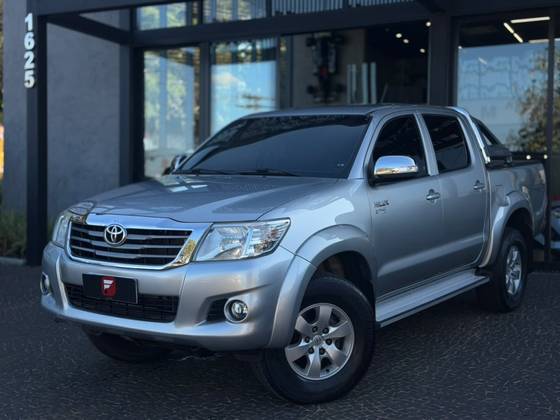 TOYOTA HILUX 2.7 SRV 4X2 CD 16V FLEX 4P AUTOMÁTICO