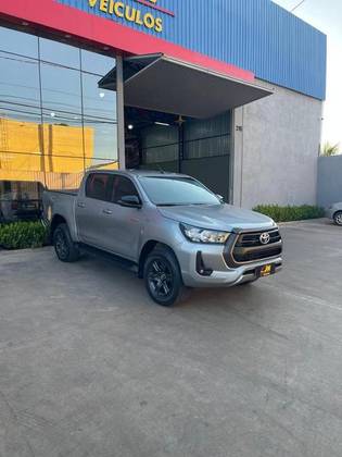 TOYOTA HILUX 2.8 D-4D TURBO DIESEL CD SR 4X4 AUTOMÁTICO