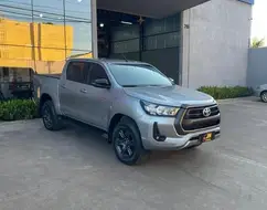 TOYOTA HILUX 2.8 D-4D TURBO DIESEL CD SR 4X4 AUTOMÁTICO TOYOTA HILUX 2.8 D-4D TURBO DIESEL CD SR 4X4 AUTOMÁTICO