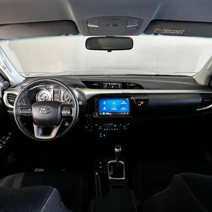 TOYOTA-HILUX-2023