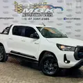 TOYOTA HILUX 2.8 D-4D TURBO DIESEL CD SR 4X4 AUTOMÁTICO TOYOTA HILUX 2.8 D-4D TURBO DIESEL CD SR 4X4 AUTOMÁTICO