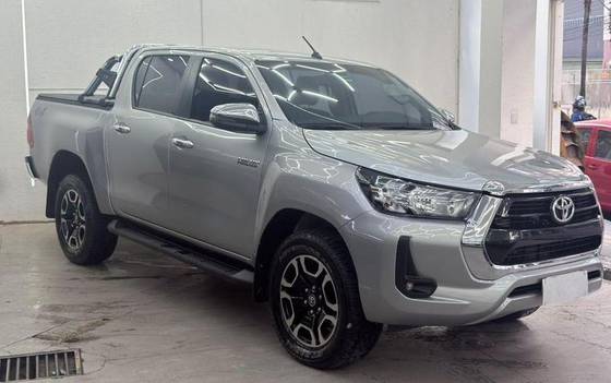 TOYOTA HILUX 2.8 D-4D TURBO DIESEL CD SRV 4X4 AUTOMÁTICO