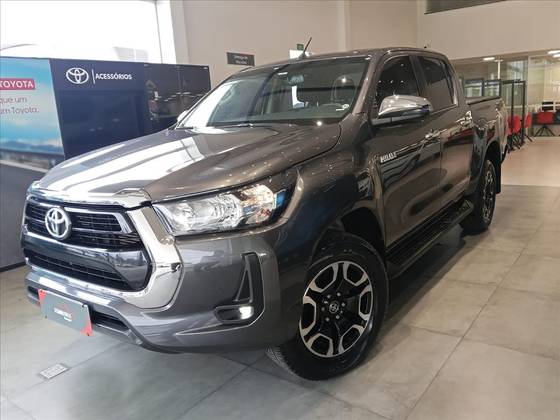 TOYOTA HILUX 2.8 D-4D TURBO DIESEL CD SRV 4X4 AUTOMÁTICO