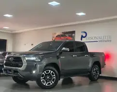 TOYOTA HILUX 2.8 D-4D TURBO DIESEL CD SRV 4X4 AUTOMÁTICO TOYOTA HILUX 2.8 D-4D TURBO DIESEL CD SRV 4X4 AUTOMÁTICO