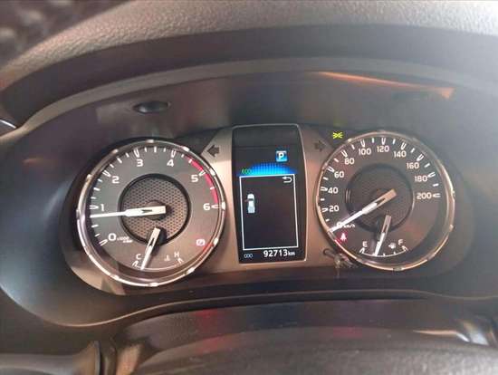 TOYOTA-HILUX-2024