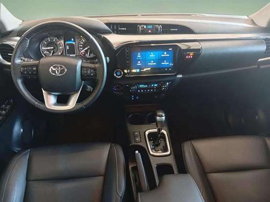 TOYOTA-HILUX-2.8 D-4D TURBO DIESEL CD SRV 4X4 AUTOMÁTICO TOYOTA-HILUX-2024