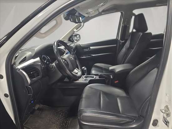 TOYOTA-HILUX-2.8 D-4D TURBO DIESEL CD SRX 4X4 AUTOMÁTICO TOYOTA-HILUX-2023