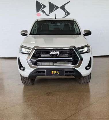 TOYOTA-HILUX-2.8 D-4D TURBO DIESEL CD SRX 4X4 AUTOMÁTICO TOYOTA-HILUX-2022