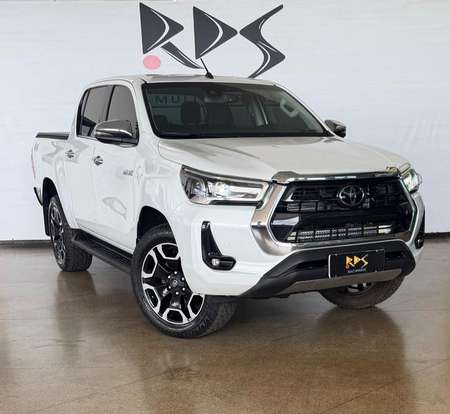 TOYOTA-HILUX-2.8 D-4D TURBO DIESEL CD SRX 4X4 AUTOMÁTICO TOYOTA-HILUX-2022