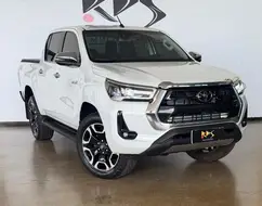 TOYOTA HILUX 2.8 D-4D TURBO DIESEL CD SRX 4X4 AUTOMÁTICO TOYOTA HILUX 2.8 D-4D TURBO DIESEL CD SRX 4X4 AUTOMÁTICO